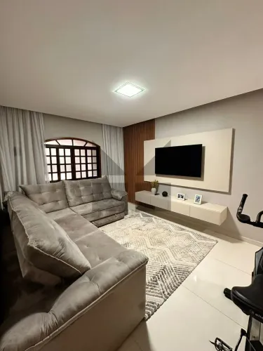 Casa à venda em Parque Alexandre, Cotia: 3 dormitórios, 1 suíte, 2 banheiros por R$ 680 mi