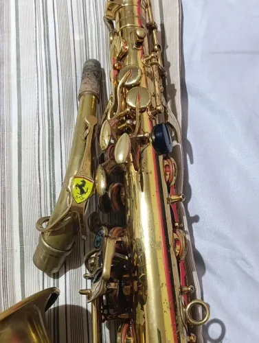 Sax alto mib. com boquilha Claude Lakey 7* 3.