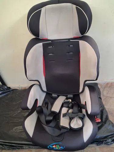 Cadeirinha infantil para carro/ 9kg a 36kg
