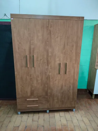Vendo guarda roupa 4 portas novo com nota fiscal