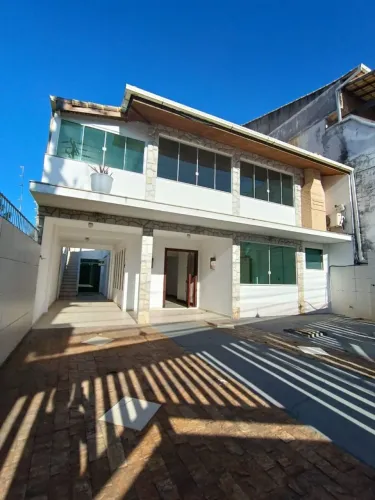 Atlântica Imóveis tem excelente casa à venda, por R$ 1.300.000,00 - Rio das Ostras/RJ