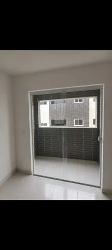 Vendo essa porta de vidro