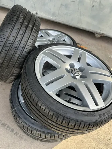 Rodas Long Beach Aro 17 - com pneus zeros 