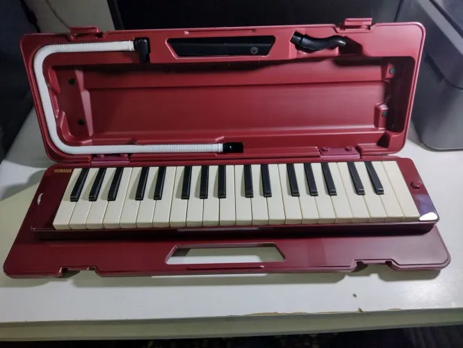 Escaleta Yamaha p37d - kit completo - seminova