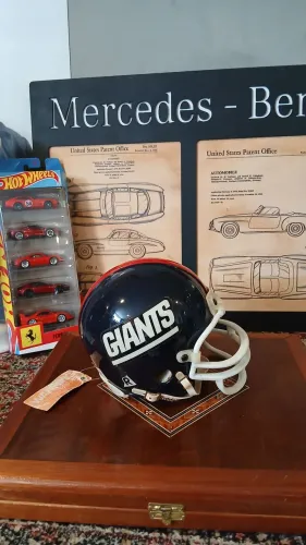 Mini capacete colecionável do New York Giants da Riddell. Importado. Dos anos 90