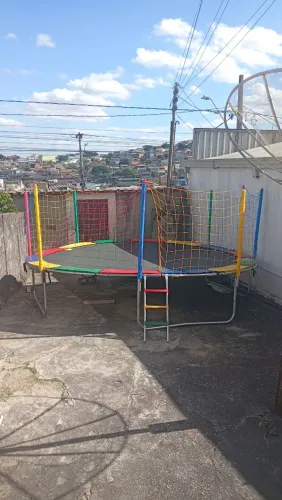 Aluga-se pula pula