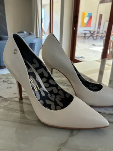 Scarpin Santa Lolla Off-White | Nº 35 | Salto 9,5 cm