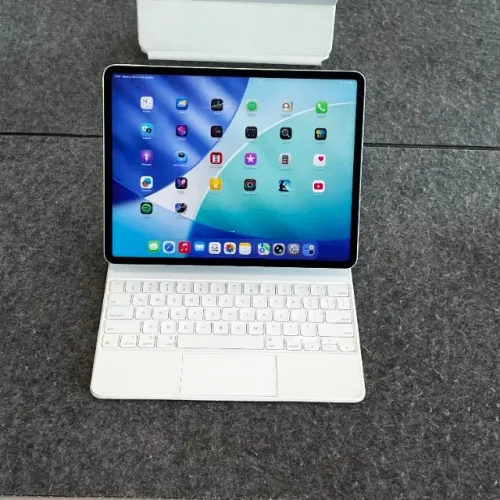 iPad Pro 12,9 (6a Geração) Apple M2 - Wi-Fi - 128 GB - Excelente Estado