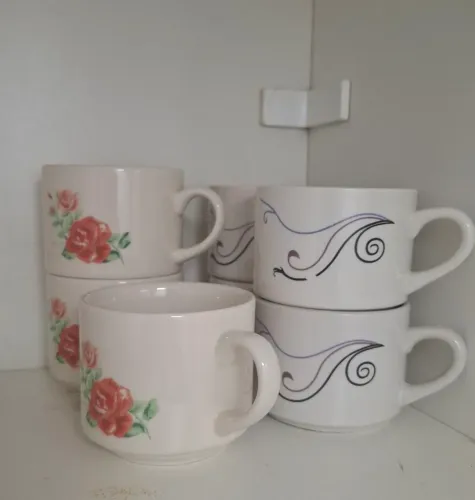 Louças pratos e xícaras