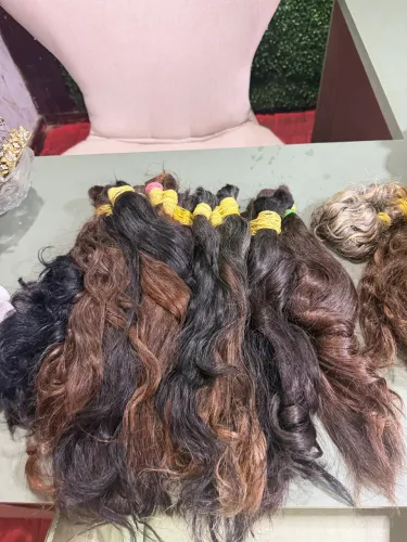 Aplicação de mega hair e venda de cabelos