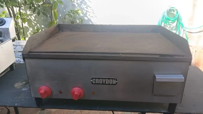 Whatsap * - Chapa Croydom 220w, Fritadeira Elétrica 127w = capacidade 4L Oleo