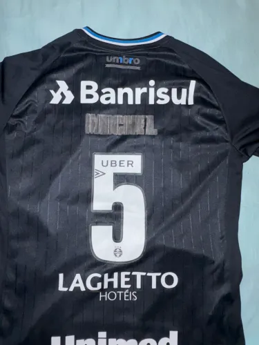 Kit 2 camisas do Grêmio e 1 do Brasil