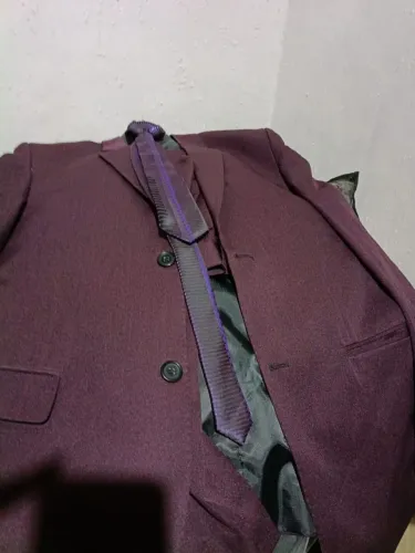 Terno vinho escuro marca Dorinhos lindo número 48 semi novo. 