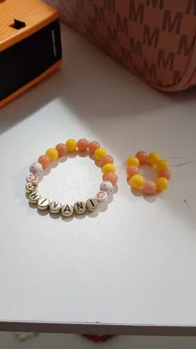 Pulseira e anel da Shivani Paliwal do Now United