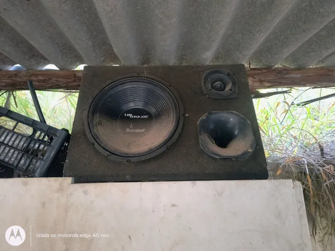 Caixa de som trio para carro