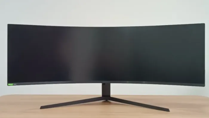 Samsung Odyssey G9 49" 240Hz 5120x1440 1ms QLED G-Sync FreeSync - Estado de Novo