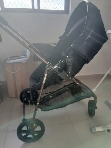 CARRINHO DE PASSEIO + MOISES