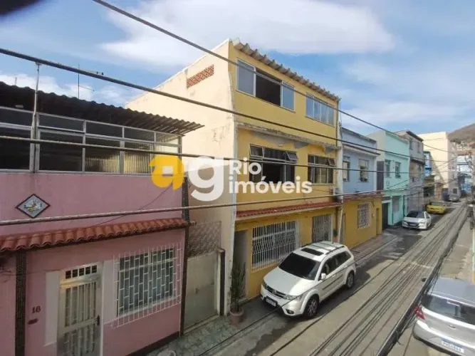 Casa do Tipo sobrado / Totalmente reformada / Vila fechada