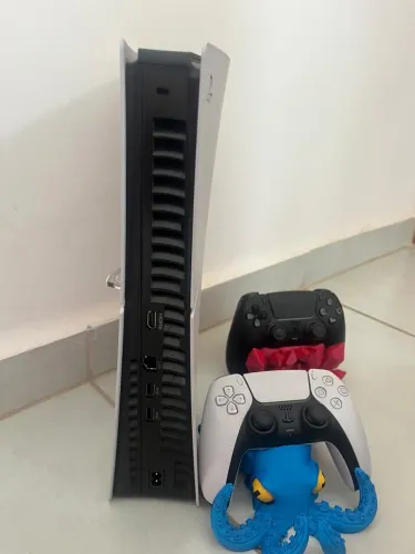 Vendo ps5 slim 1TB com 3 meses de uso