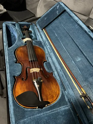 Violino de Fábrica 