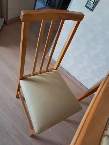 Conjunto mesa e 6 cadeiras estofadas lindíssima...