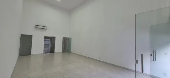 Sala Comercial para aluguel com 56 m² - Setor Negrão de Lima Goiânia - GO