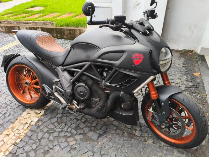Diavel customizada