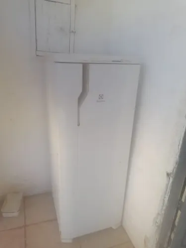 Vendo essa geladeira Electrolux 380 litros em perfeito funcionamento