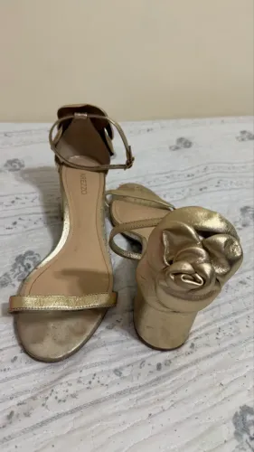 Sandália Arezzo 38