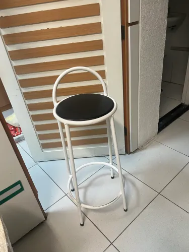 Banqueta de ferro branca