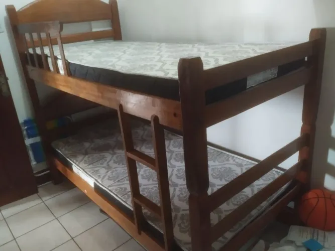 Beliche Madeira de Lei c/ colchões novos