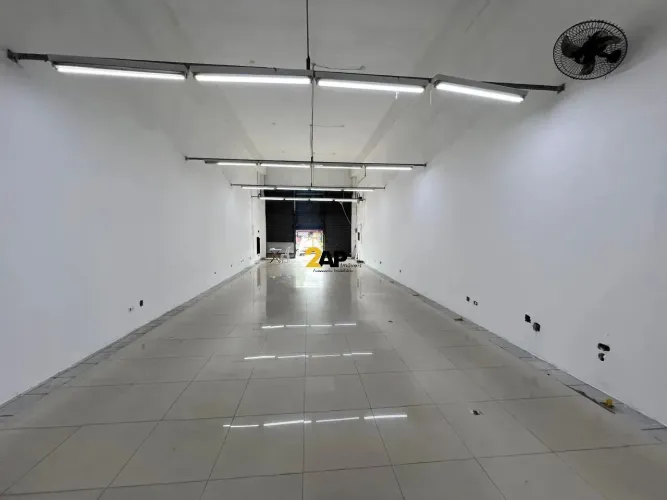 Ponto comercial para locação na capão redondo, São Paulo-SP: 4 banheiros, 1 vaga de garage