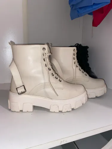 Coturno off white kpop