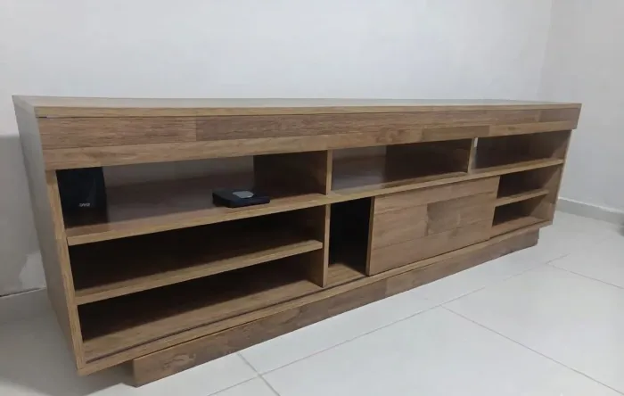 Rack - Altura: 57cm / Largura: 1,80cm