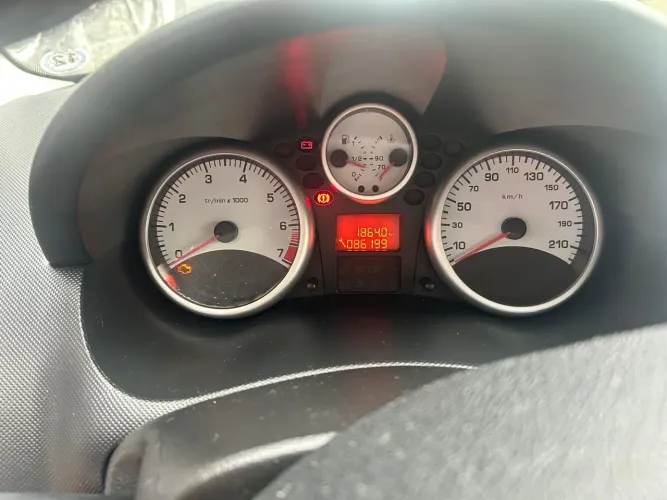 Peugeot 207 SW XR Sport 1.4 Flex 8V 5P 2011