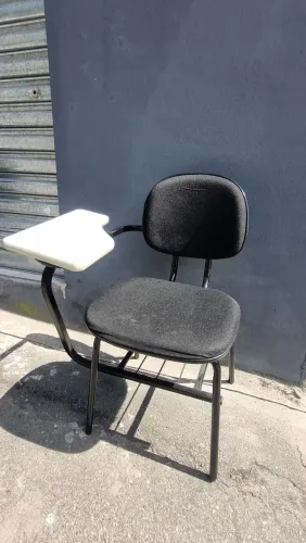 Cadeira para sala treinamento Rh projeto cultural estrutura forte aco prancheta suporte