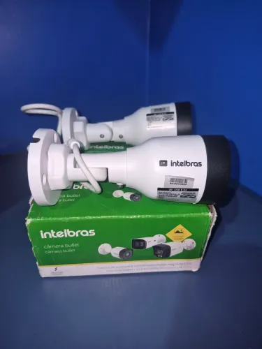 2 Camera Intelbras IP vip 1230 com microfone