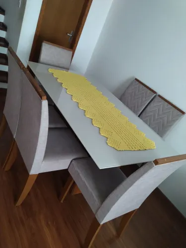 Mesa de vidro com 6 cadeiras