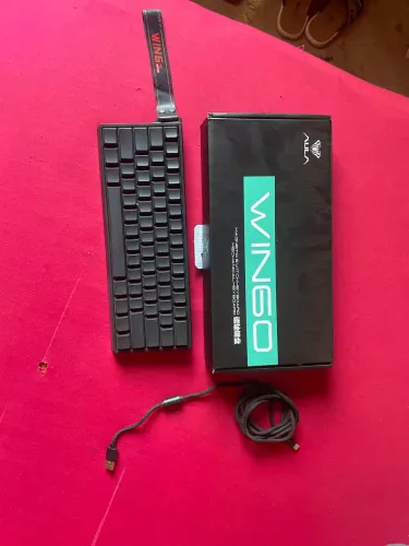 Teclado mecânico AULA WIN60