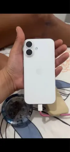 Vendo iPhone 16 novo bateria 100