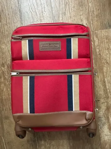 Mala de bordo Tommy Hilfiger vermelha usada 1 vez!