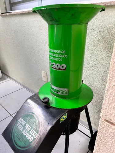 Triturador de resíduos vegetais TR 200 TRAPP semi-novo