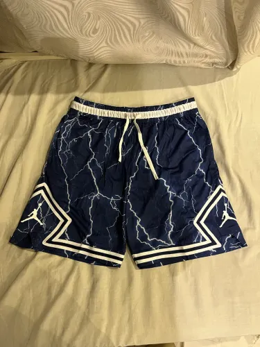 bermuda jordan azul raio gg