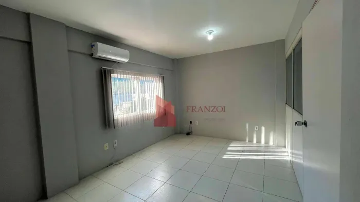 LOCAÇÃO- Sala comercial com 19m2 no bairro Fazenda, Itajaí/SC