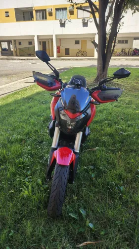 Vendo moto muito nova