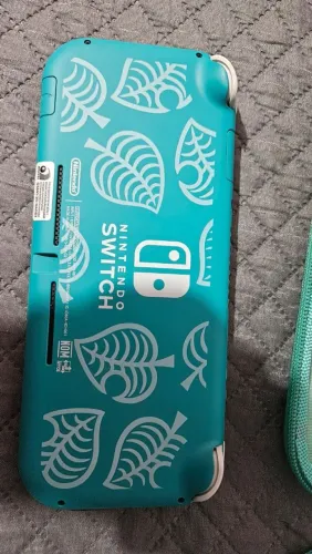 Nintendo Switch Lite Animal Crossing Aloha Edition Impecável
