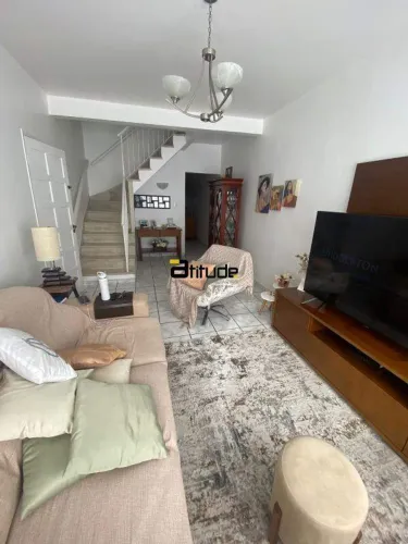 IMPERDÍVEL NA VILA YARA CASA COM LOCALIZAÇÃO PRIVILEGIADA