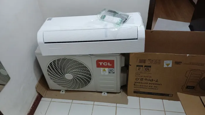 Ar condicionado frio novo na caixa, com nota.