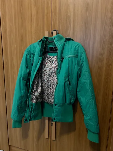 Jaqueta Puffer Feminina Verde Safira Fashion com Capuz - Tam GG