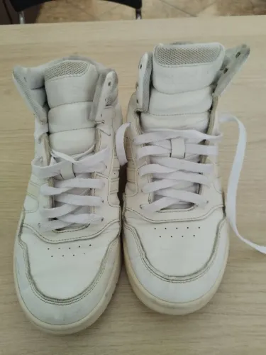 Tênis ADIDAS botinha - branco - tamanho 37